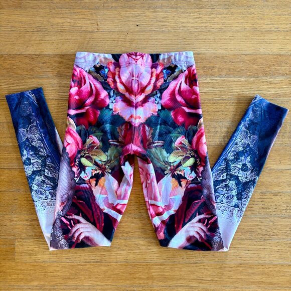 Marie Antoinette print yoga pants - size small - Picture 3 of 3